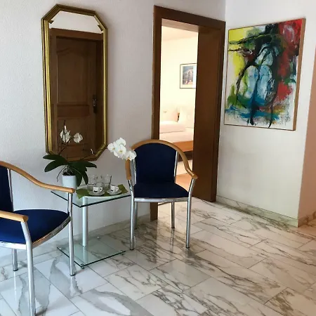 Winkler Apartment *